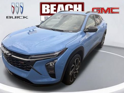 Used 2024 Chevrolet Trax RS w/ Sunroof Package FWD image 6