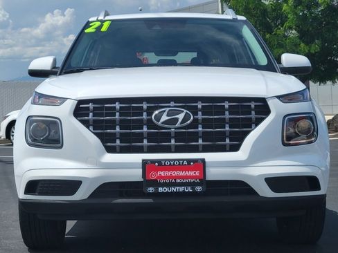 Used 2021 Hyundai Venue SEL FWD image 9