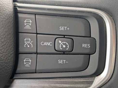 Used 2024 Jeep Wagoneer L Series III w/ Flexible Seating Group AWD/4WD image 34