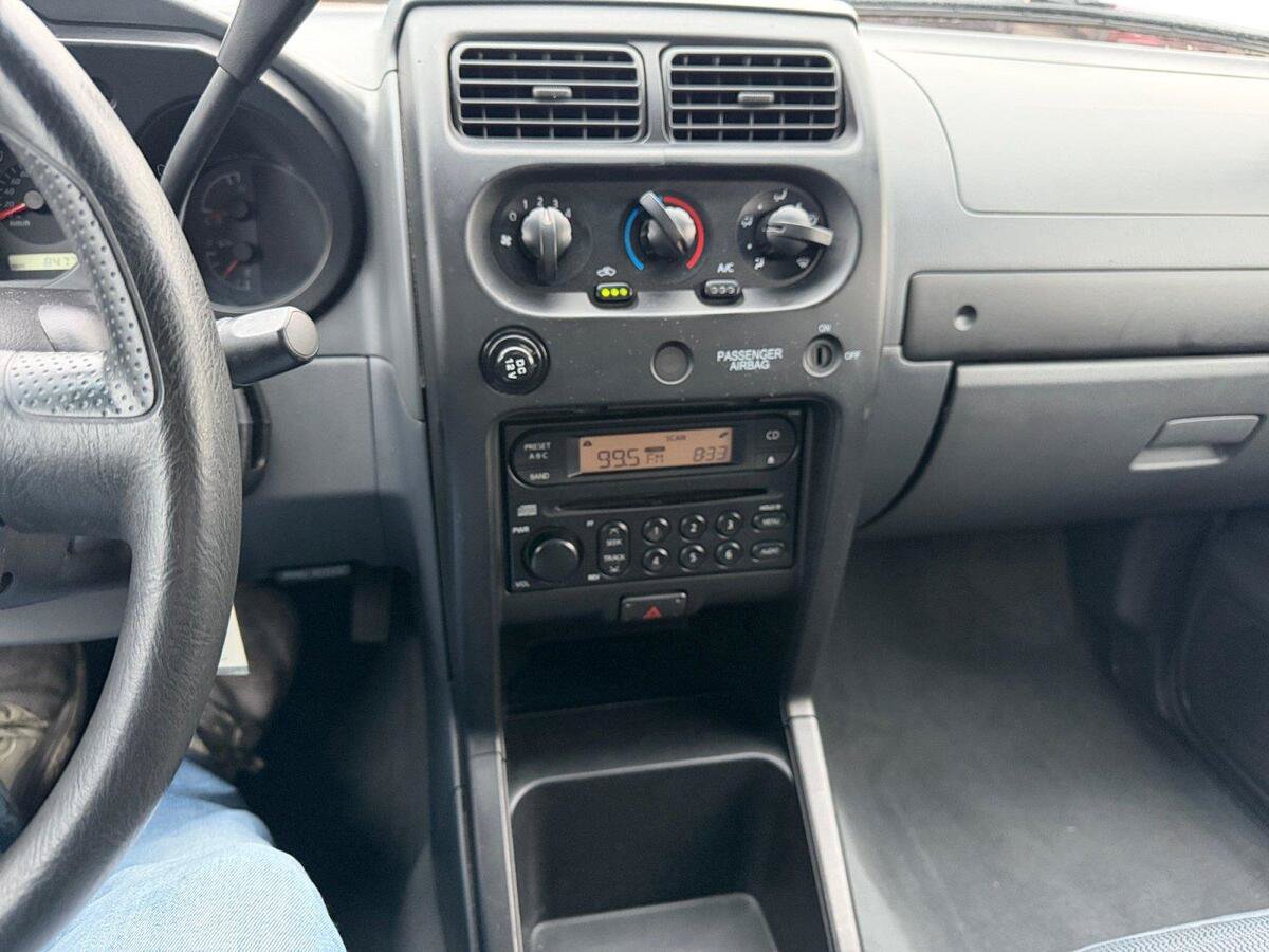 Used 2002 Nissan Frontier XE w/ (UTL) Utility Pkg RWD image 20