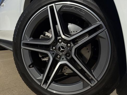 Used 2025 Mercedes-Benz GLS 450 4MATIC image 10