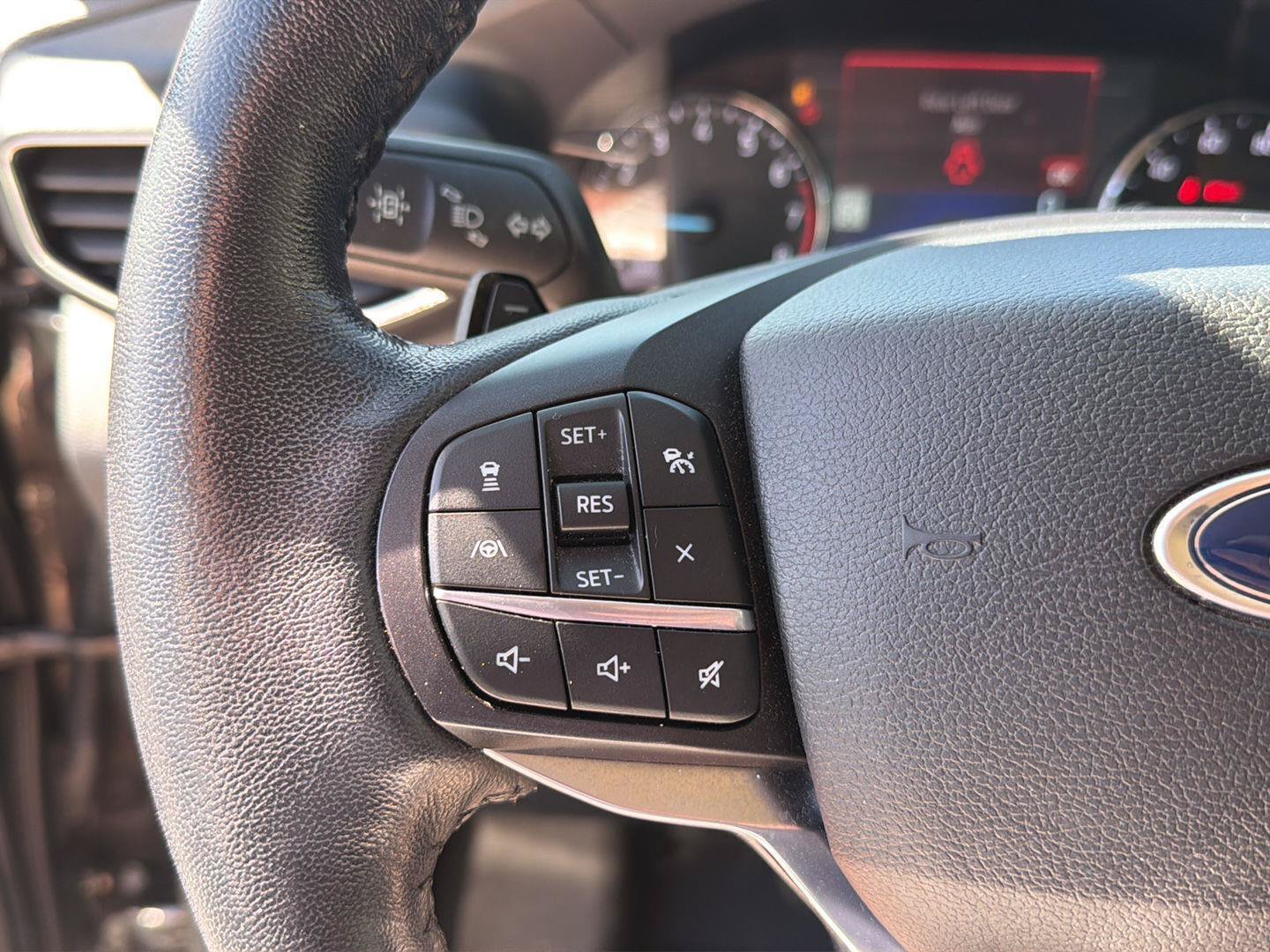 Used 2020 Ford Explorer Limited RWD image 22