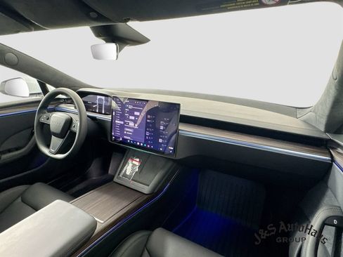Used 2026 Tesla Model S AWD/4WD image 31