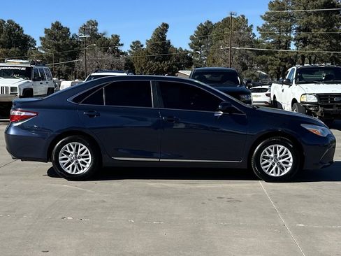 Used 2017 Toyota Camry LE image 2