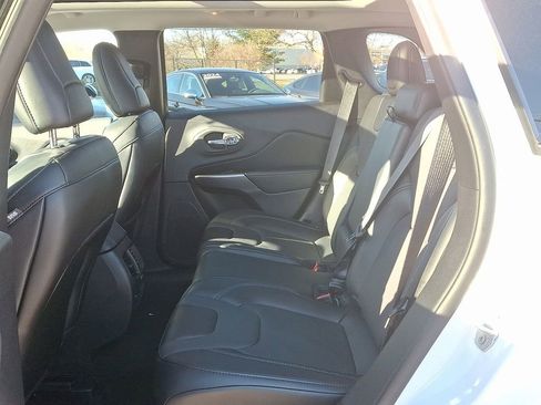 Used 2022 Jeep Cherokee Latitude Lux w/ Sun & Sound Group image 10