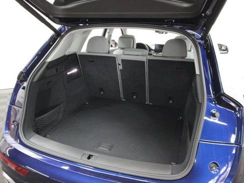 Used 2022 Audi Q5 2.0T Premium w/ Convenience Package image 6
