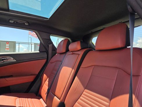 Used 2025 Kia Sportage SX image 17