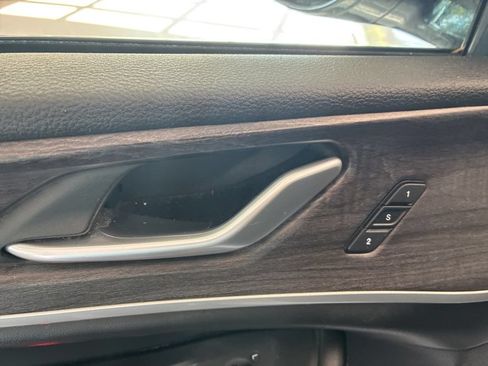 Used 2024 Jeep Grand Cherokee L Limited AWD/4WD image 10