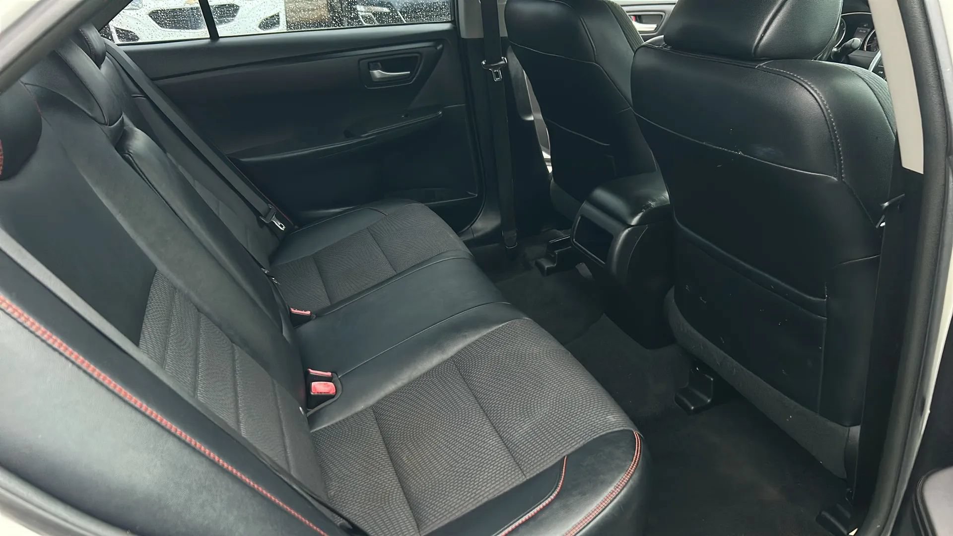 Used 2017 Toyota Camry SE FWD image 11