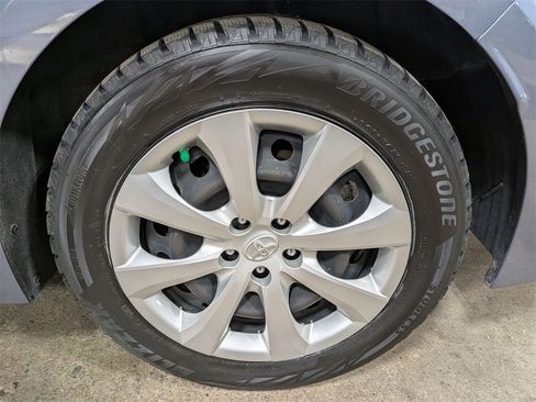 Used 2021 Toyota Corolla LE image 26