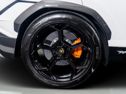 Used 2023 Lamborghini Urus Performante image 10