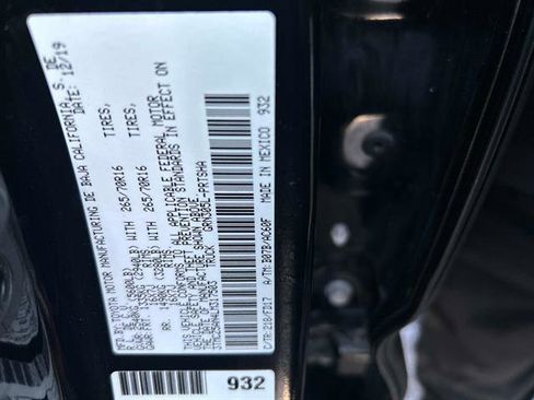 Used 2020 Toyota Tacoma TRD Off-Road image 32