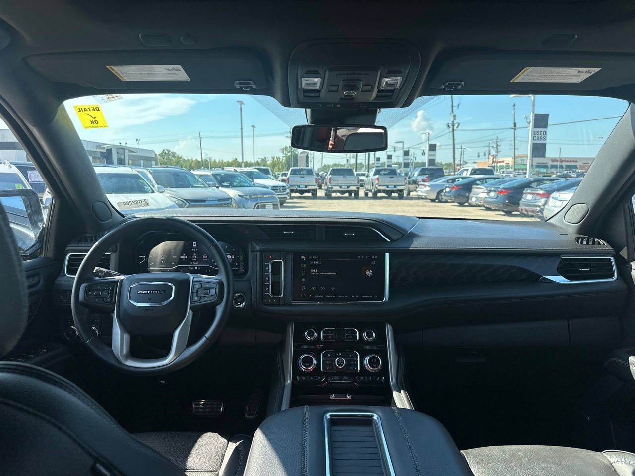 Used 2023 GMC Yukon Denali AWD/4WD image 9