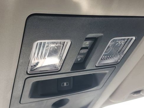 Used 2017 RAM 1500 Laramie w/ Convenience Group AWD/4WD image 6