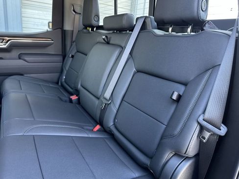 Used 2025 Chevrolet Silverado 1500 LT Trail Boss w/ Convenience Package II image 26