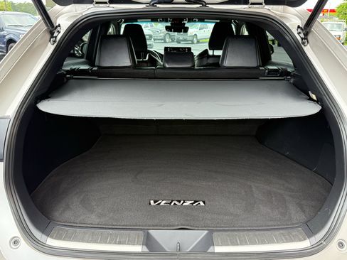 Used 2021 Toyota Venza XLE image 13