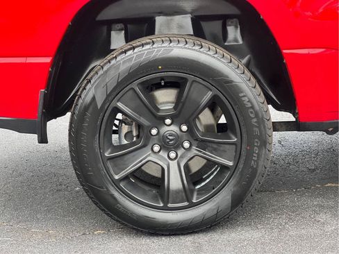 Used 2021 RAM 1500 Big Horn RWD image 25