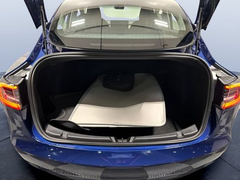 Used 2020 Tesla Model 3 Standard Range Plus RWD image 9