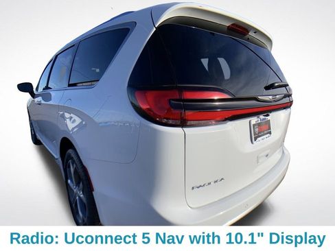 New 2026 Chrysler Pacifica Pinnacle AWD/4WD image 4