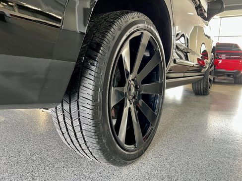 Used 2021 GMC Yukon Denali w/ Denali Premium Package image 33