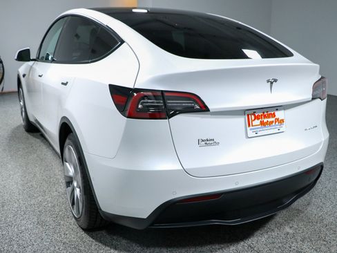 Used 2021 Tesla Model Y Long Range AWD/4WD image 9