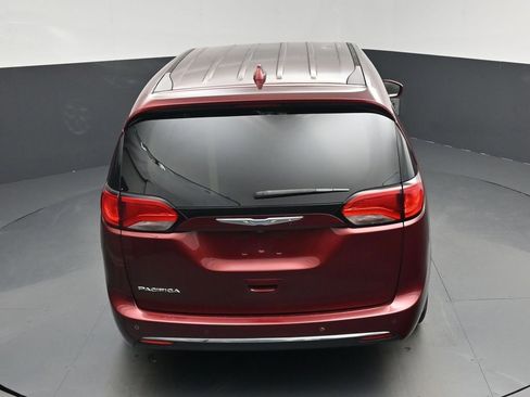 Used 2020 Chrysler Pacifica Touring w/ Tire & Wheel Group FWD image 25
