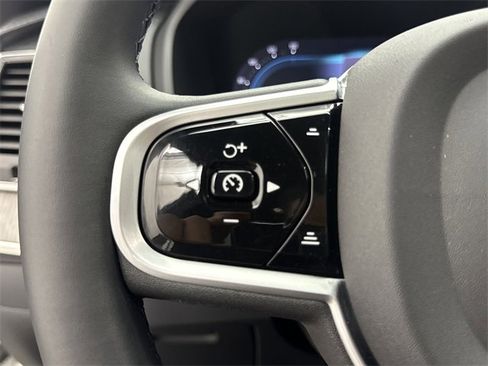 Certified 2023 Volvo XC90 B6 Ultimate w/ Protection Package Premier image 18