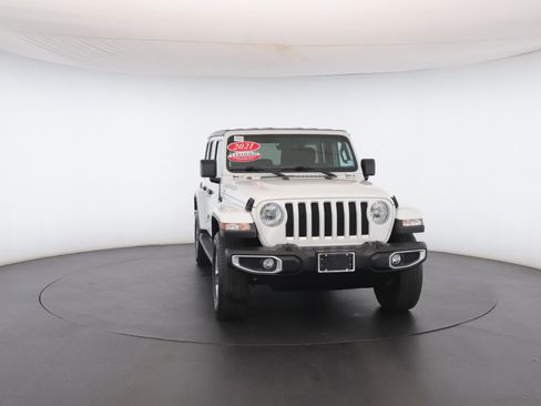 Certified 2021 Jeep Wrangler Unlimited Sahara w/ Cold Weather Group image 34