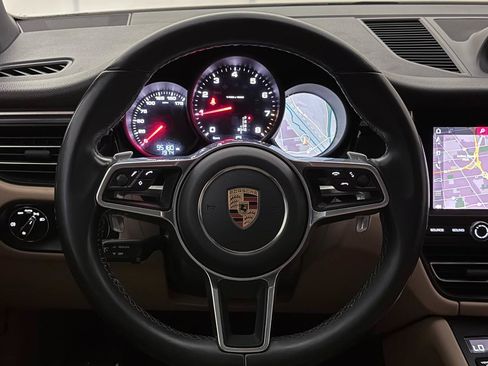 Used 2020 Porsche Macan AWD/4WD image 30