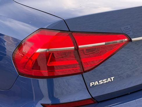 Used 2016 Volkswagen Passat 1.8T R-Line image 16