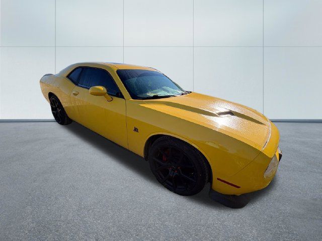 Used 2017 Dodge Challenger R/T Scat Pack w/ Leather Interior Group RWD image 5