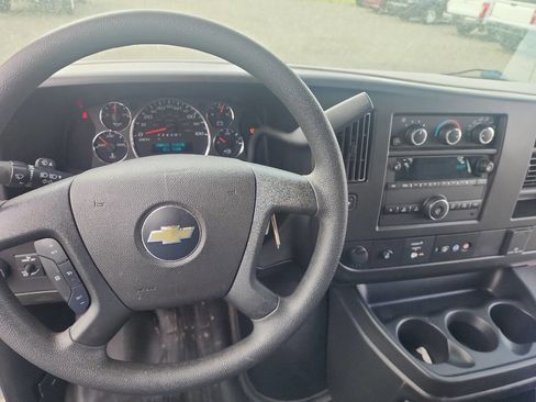Used 2022 Chevrolet Express 2500 2500 3dr Cargo Van w/ Driver Convenience Package image 18