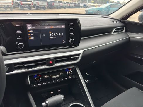 Used 2022 Kia K5 LXS image 28