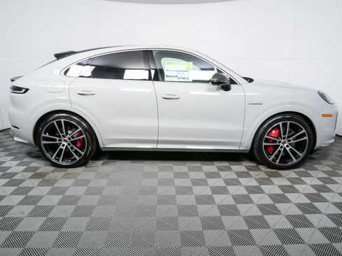 New 2026 Porsche Cayenne Turbo image 26
