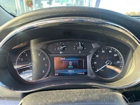 Used 2022 Buick Encore Preferred w/ Safety Package image 27