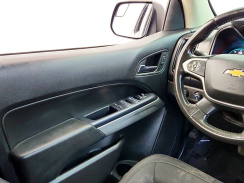 Used 2022 Chevrolet Colorado LT w/ LT Convenience Package AWD/4WD image 23