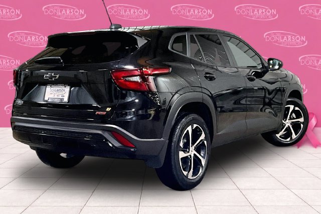 Used 2025 Chevrolet Trax RS FWD image 9