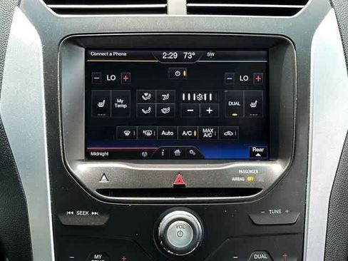 Used 2014 Ford Explorer XLT w/ Equipment Group 202A AWD/4WD image 13
