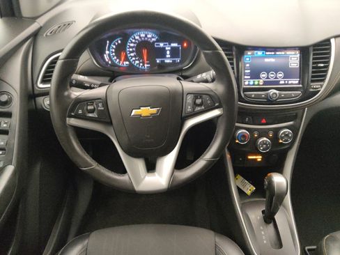 Used 2021 Chevrolet Trax LT w/ LT Convenience Package FWD image 22