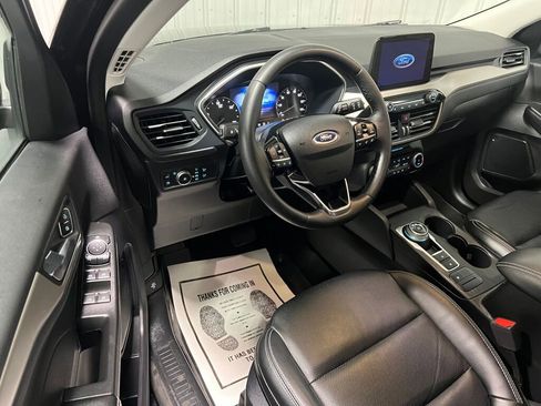 Used 2022 Ford Escape SEL image 2