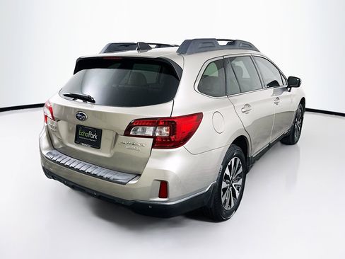 Used 2017 Subaru Outback 2.5i Limited image 9