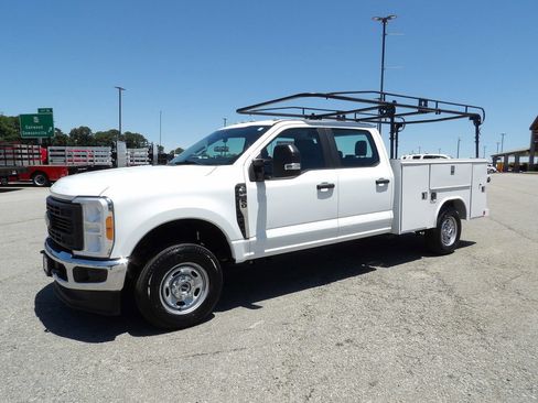 Used 2023 Ford F250 XL w/ XL Chrome Package AWD/4WD image 3