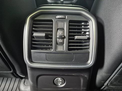 Used 2022 Porsche Macan S image 32