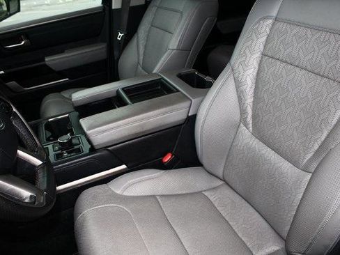 Used 2023 Toyota Tundra Limited image 4