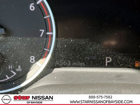 Used 2023 Nissan Rogue S image 25