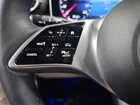 Used 2023 Mercedes-Benz GLC 300 image 19