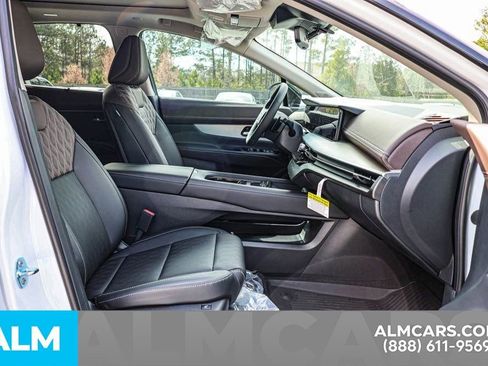 Certified 2025 Nissan Murano Platinum w/ Cargo Package image 22