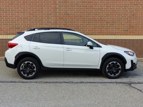 Used 2023 Subaru Crosstrek 2.0i Premium image 11