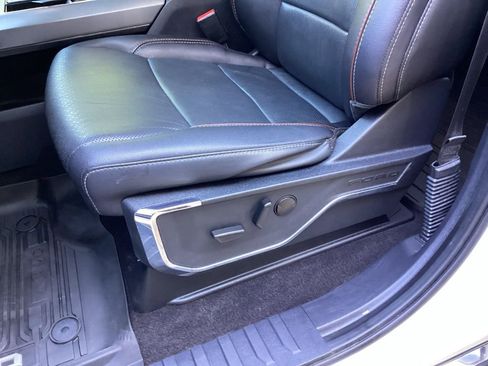 Used 2022 Ford F150 Lariat image 29