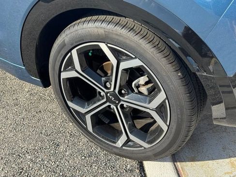 Certified 2025 Kia Niro SX Touring FWD image 33